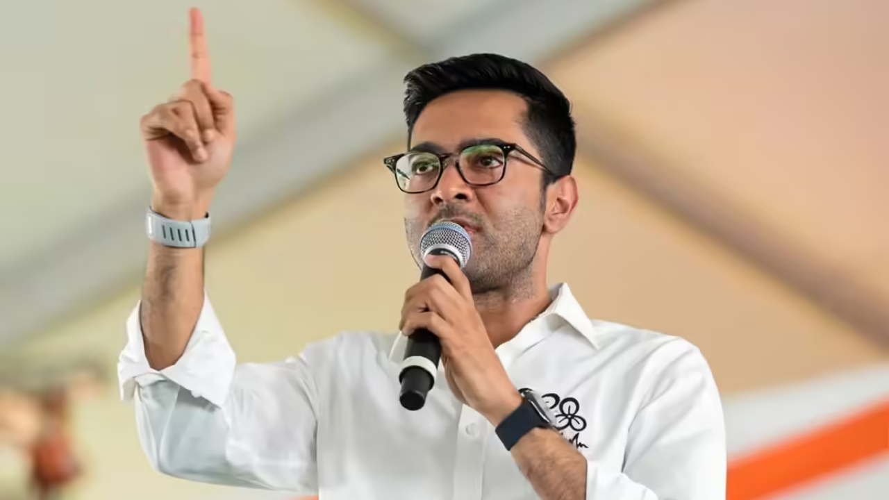 ममता की सबसे बड़ी ताकत या कमजोरी, बंगाल में अभिषेक पर क्यों बढ़ा सियासी दबाव