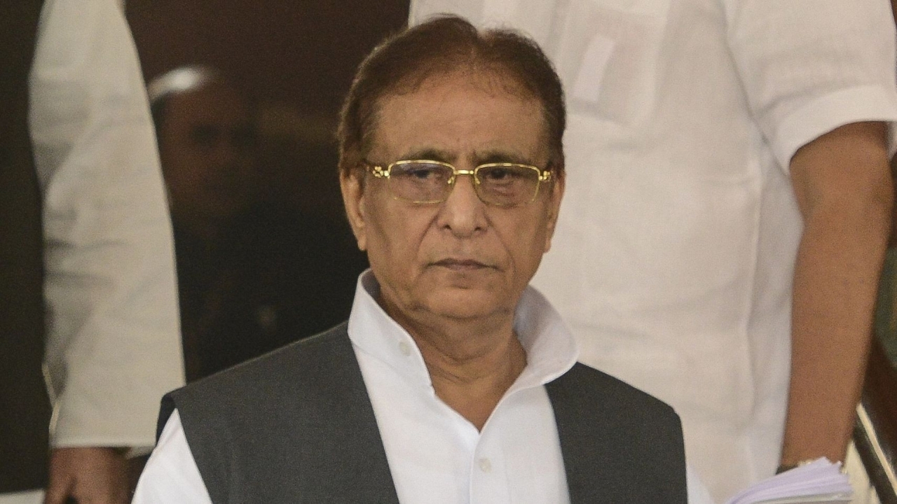 मिशन-2027 से पहले सपा को बड़ा झटका, आजम खान पर कोर्ट के फैसले से बढ़ी हलचल