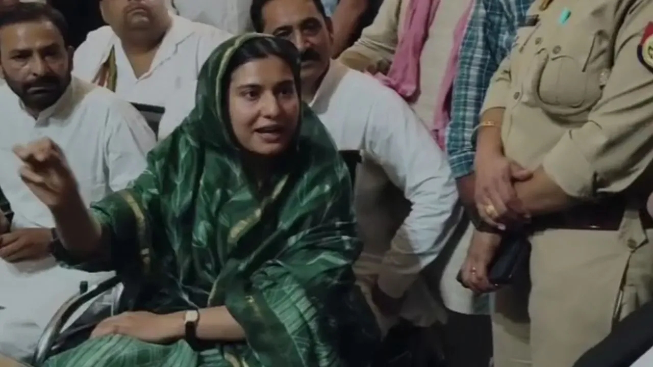 इकरा पर एफआईआर से गरमाई यूपी सियासत, सहारनपुर में धरना बना नया राजनीतिक संग्राम