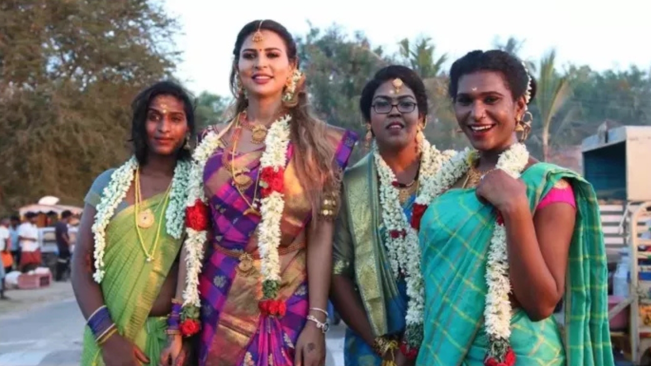 किन्नरों को क्या दान करना सबसे शुभ? मान्यताओं से जुड़ी ये बातें चौंका सकती हैं