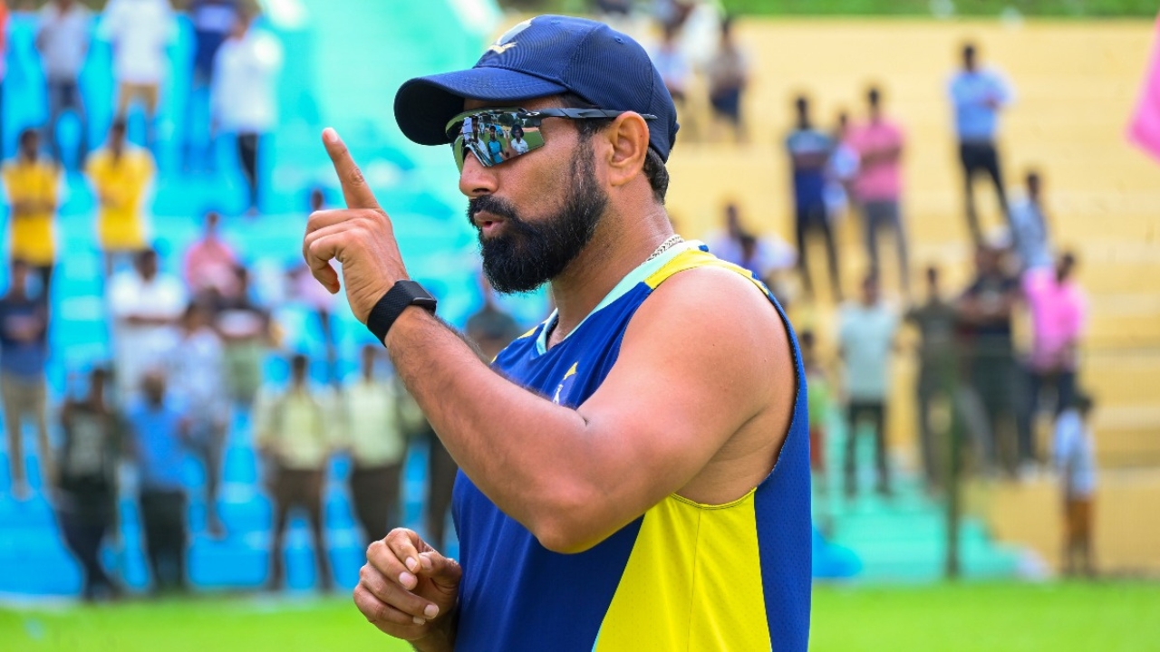 शमी के आंकड़े शानदार, फिर भी टीम इंडिया से बाहर, आखिर क्या है बड़ी वजह?