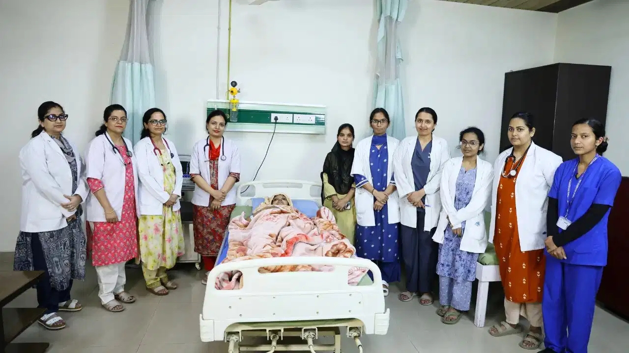 मुरादाबाद में चमत्कार जैसा मामला, महिला ने सामान्य डिलीवरी से 4 बच्चों को दिया जन्म