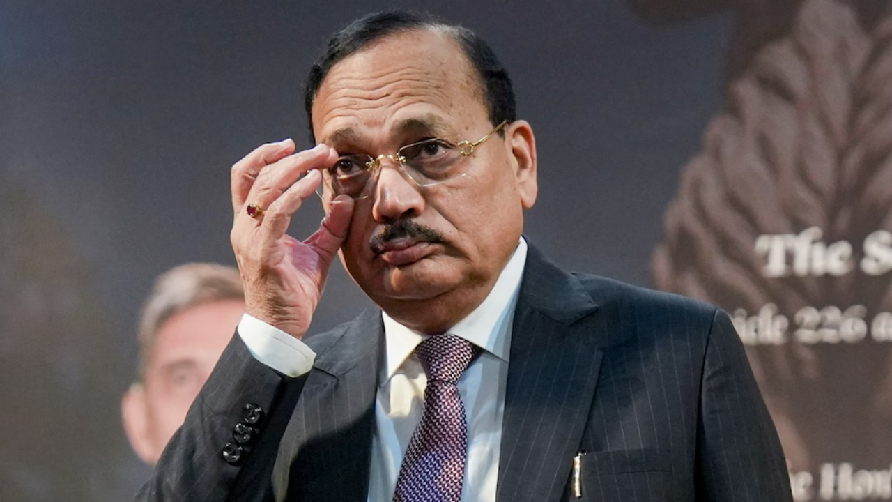 ‘कॉकरोच’ बयान पर CJI की सफाई, बोले- युवाओं नहीं, फर्जी सिस्टम पर उठाए थे सवाल