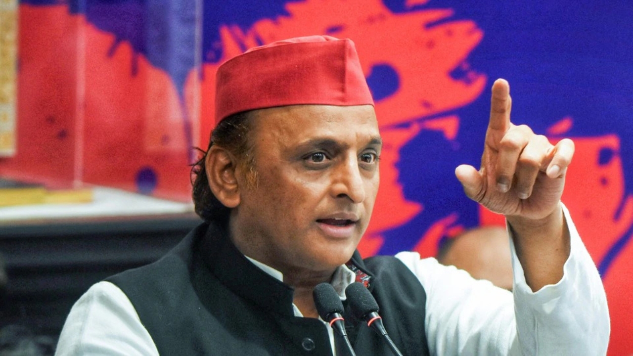 403 सीटों पर सपा का बड़ा मिशन, अखिलेश का नया फॉर्मूला तैयार; टिकट से पहले होगी कड़ी परीक्षा